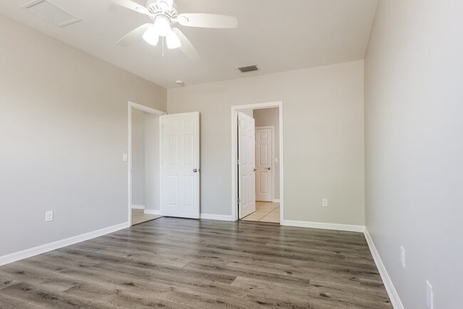 Building Photo - 25 SW 19th Terrace