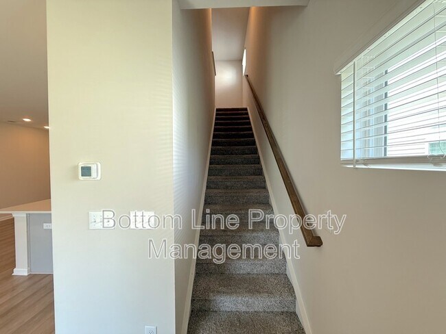 Building Photo - 1066 Plumcrest Dr