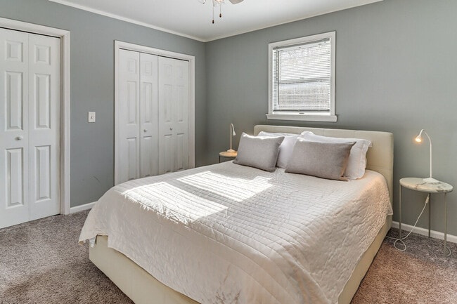 Building Photo - 353 Cherry Lane Rd