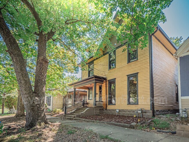 Building Photo - 319 Adams Ave