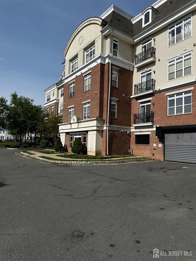 Building Photo - 6406 Fernandez Ct