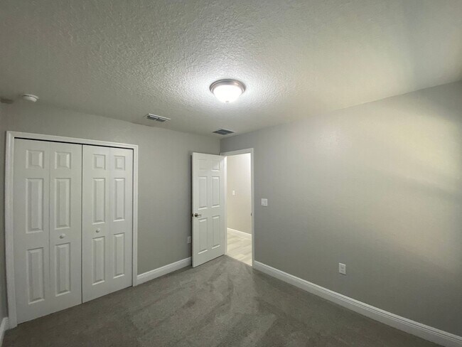 Building Photo - Beautiful  Home Citrus Springs - 4/2/2 Gre...