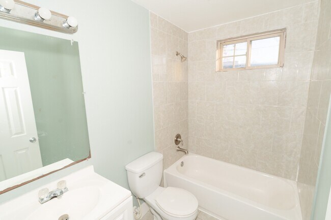 Building Photo - 4826 Bristol St