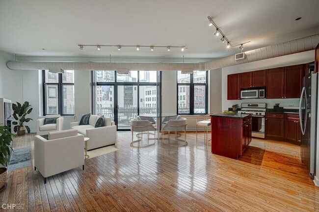 Building Photo - 333 W Hubbard St