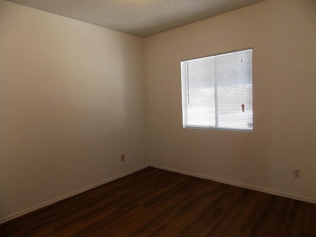 Building Photo - 28th Street #2