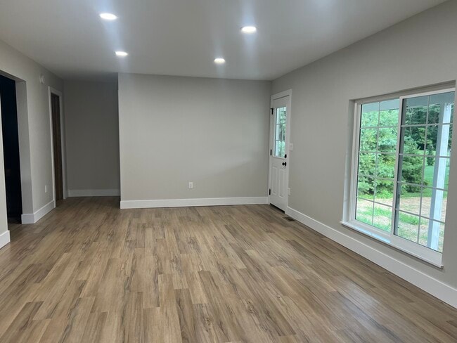 Building Photo - 249 E Temperance Rd