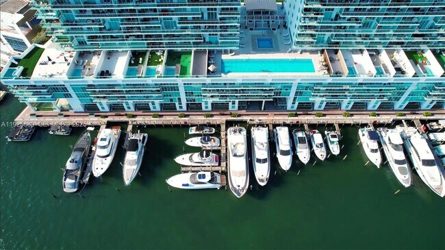 Building Photo - 400 Sunny Isles Blvd
