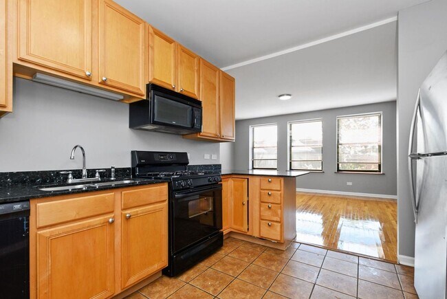 Building Photo - Two Bedroom in South Shore