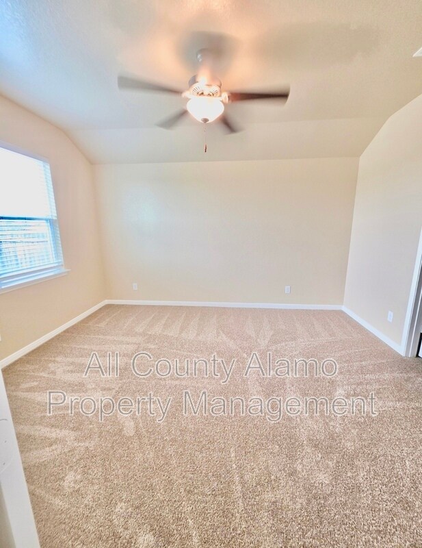 Building Photo - 12818 Cedarcreek Trl