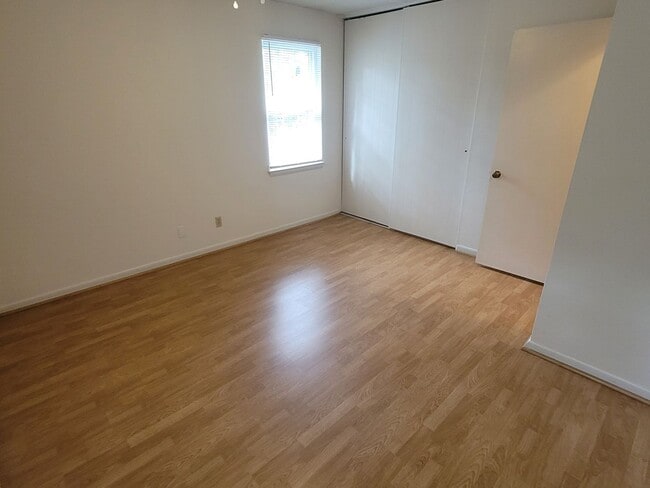 Building Photo - 544 Wimbledon Ct