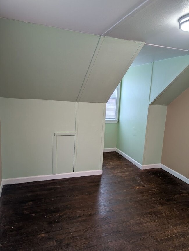 Building Photo - 4BD/2BA - University View - 1 car garage