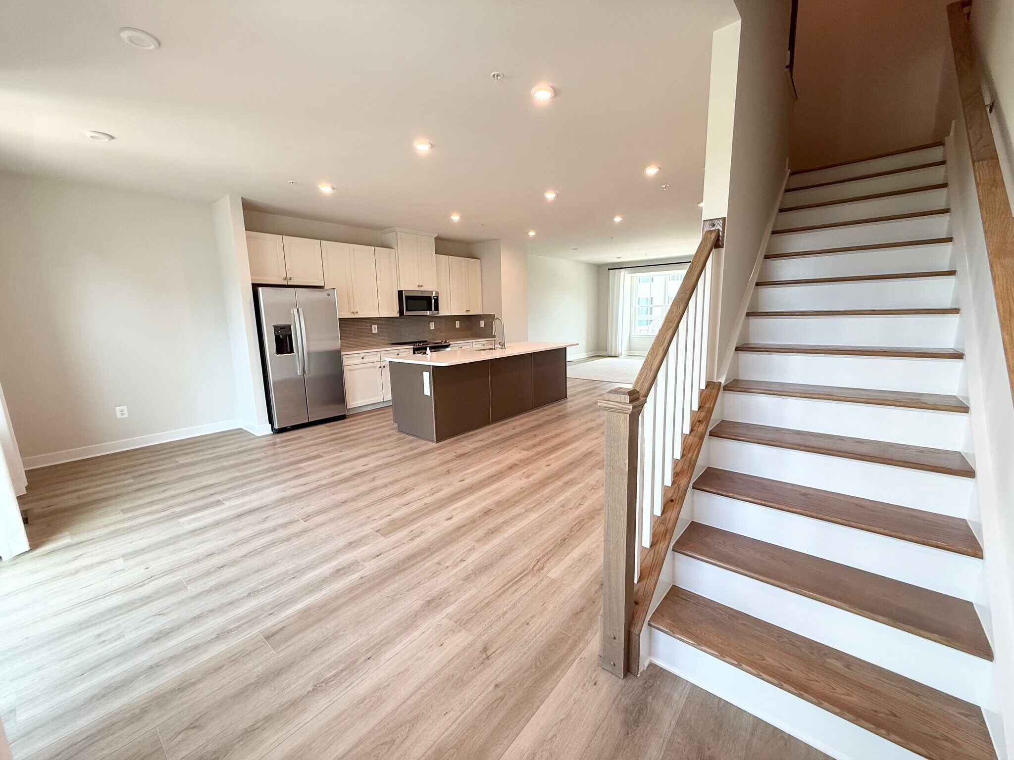 Kitchen, Dining & Family room with wall mounted TV - 7841 Blackbriar Way