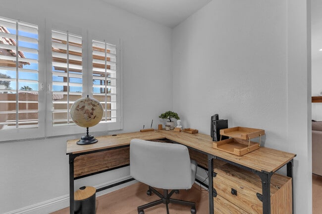 Building Photo - 75250 Vista Huerto