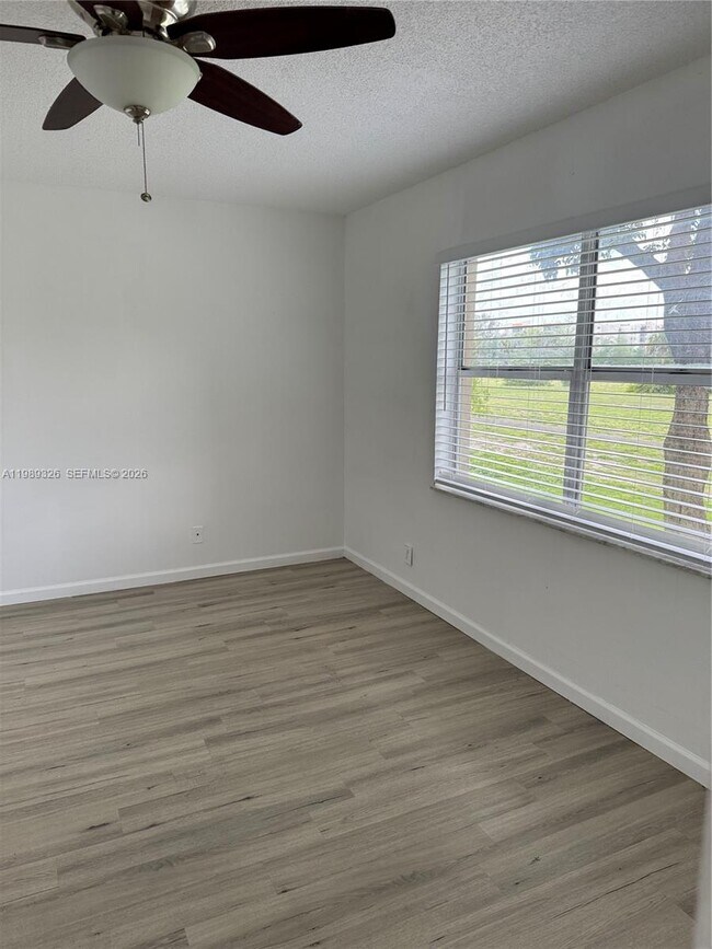Building Photo - 6301 N Falls Cir Dr