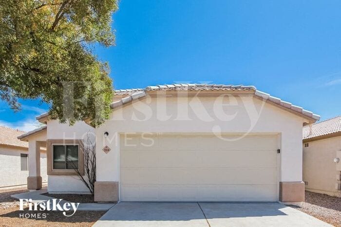 Primary Photo - 2858 W Medallion Dr
