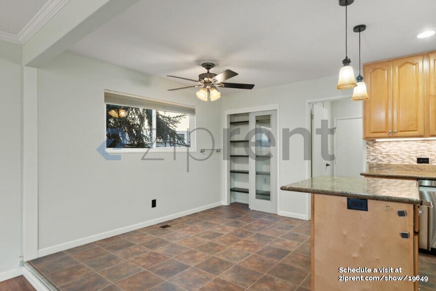 Building Photo - 325 Copco Ln