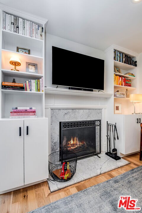 Building Photo - 12747 Kling St