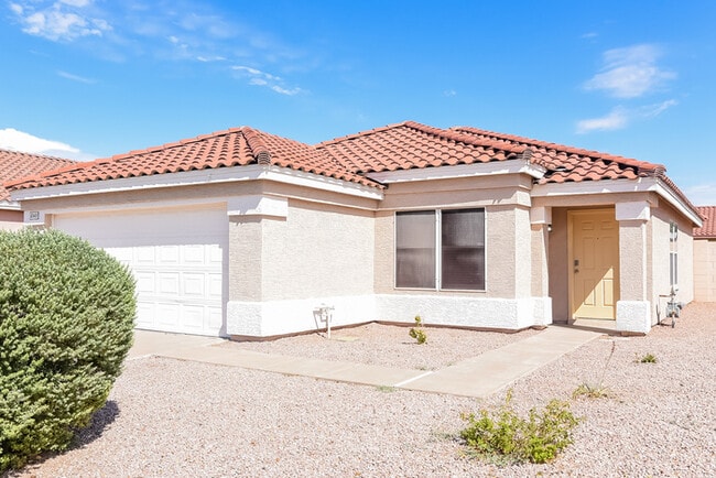 Building Photo - 8140 E Obispo Ave