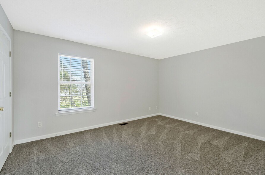 Building Photo - 1513 Center Pointe Dr