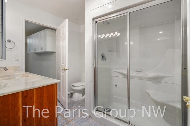 Building Photo - Extraordinary 3463sf Newcastle Home * Amazing Outdoor Spaces * A/C