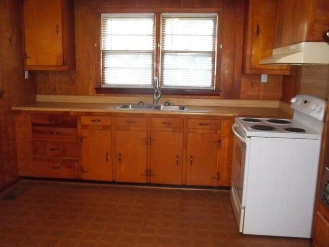 Building Photo - 115 Armstrong Cir