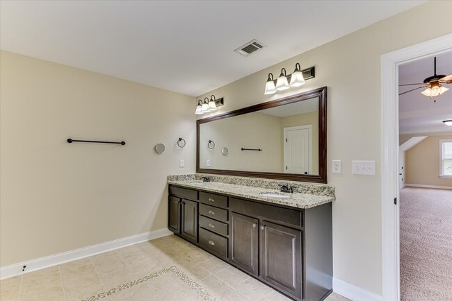 Building Photo - 4215 Windslow Dr