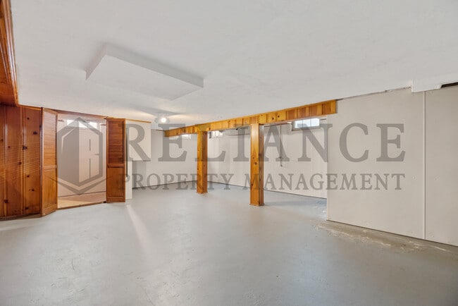 Building Photo - 878 S Fabrique Dr