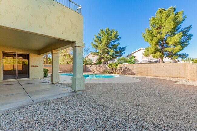 Building Photo - 1462 W. Roadrunner Dr.