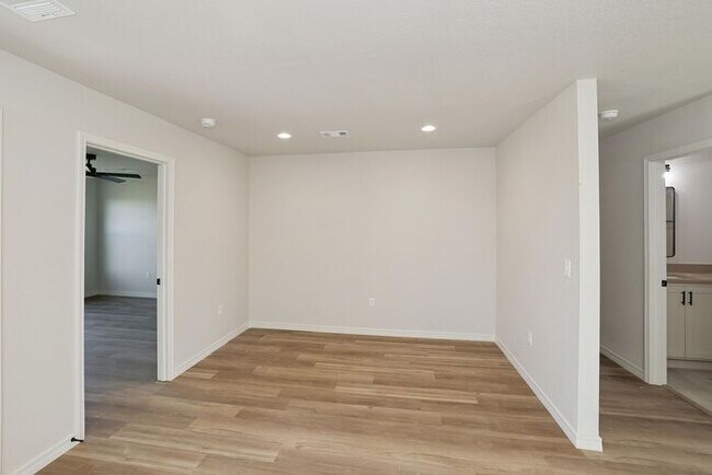 Building Photo - 8904 Oakleaf Ct