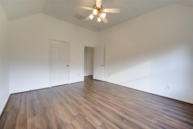 Building Photo - 5010 Moss Garden Ln