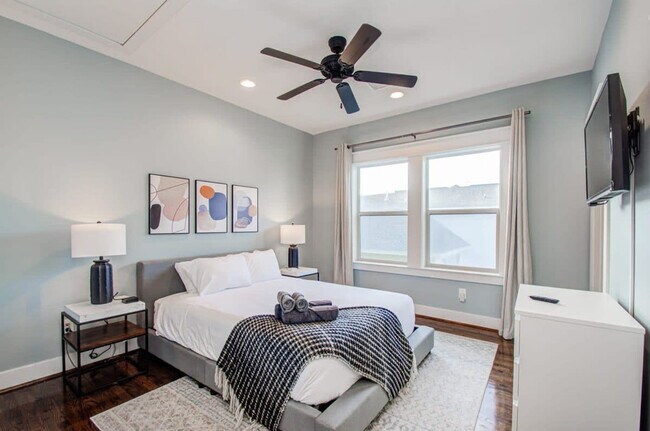 Building Photo - 2323 Woodhead St