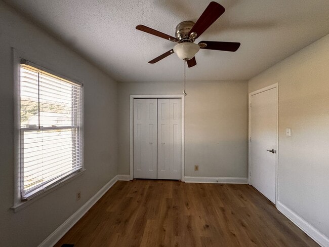 Building Photo - Stylish 3 Bed 2 Bath Home in Jack Britt