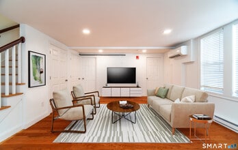 Building Photo - 1154 Poquonnock Rd