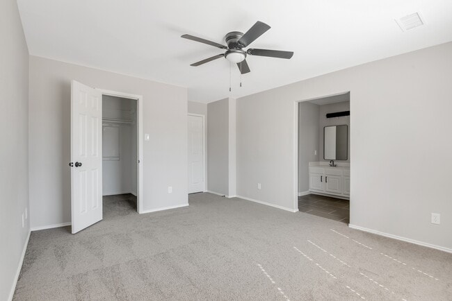 Building Photo - 11714 Pinos Altos Dr