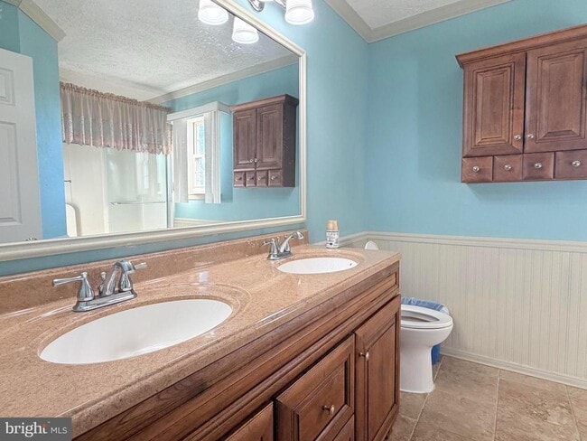 Building Photo - 15 Moonlight Ct