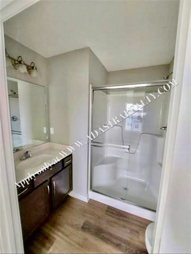 Building Photo - Nice 3 Bed 3 Bath Townhome in Louisburg -A...