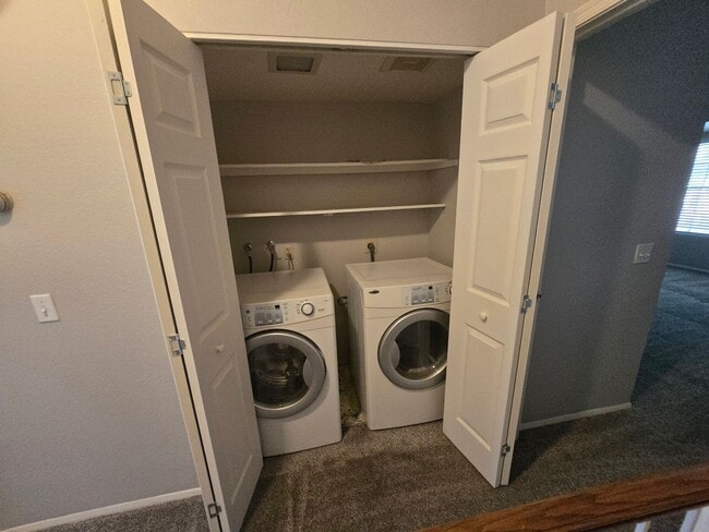 Building Photo - 2 Bedroom/2.5 Bathroom Townhome in Chandler