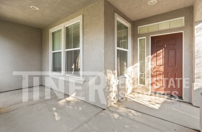 Building Photo - 7449 Thalia Ct