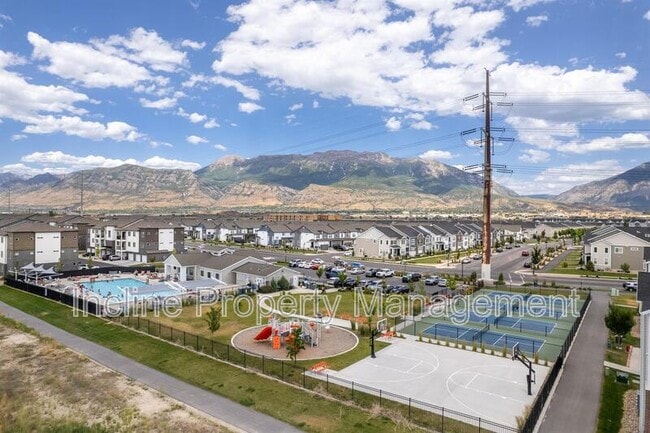 Building Photo - 547 N 360 W