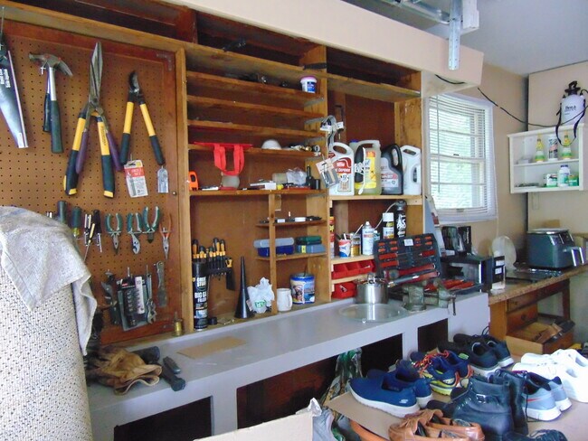 Building Photo - 5333 Bluffton Rd