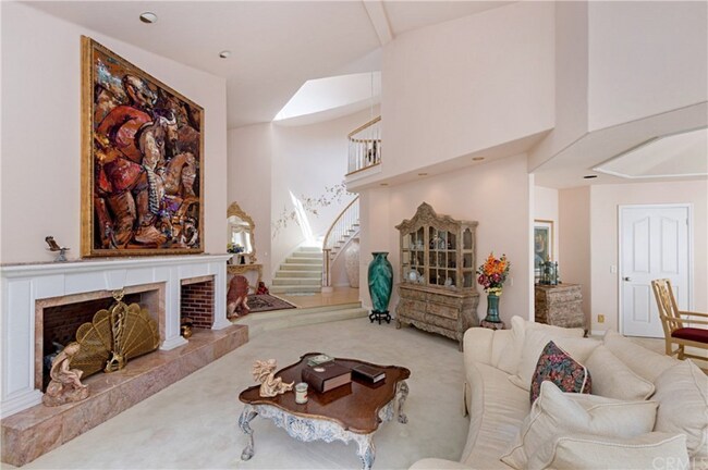 Building Photo - 6 South Peak