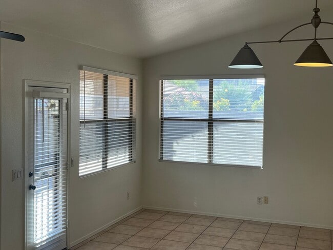 Building Photo - 6455 W Escuda Rd