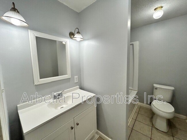 Building Photo - 103 Angeline Dr