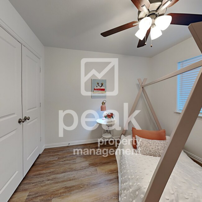 Building Photo - 3 Bed/2.5 Bath Townhome located in Forest ...