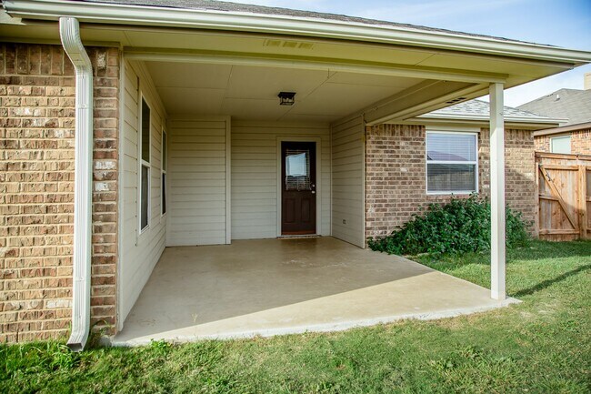 Building Photo - For Lease – $2,100/month | $2,250 Security...