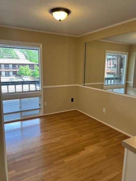 Building Photo - 311 W Earle St