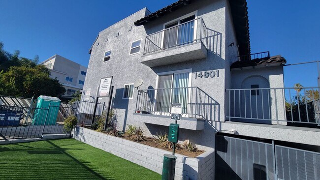 Building Photo - 14801 DELANO ST.