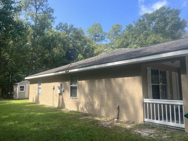 Building Photo - 6039 E Adams St