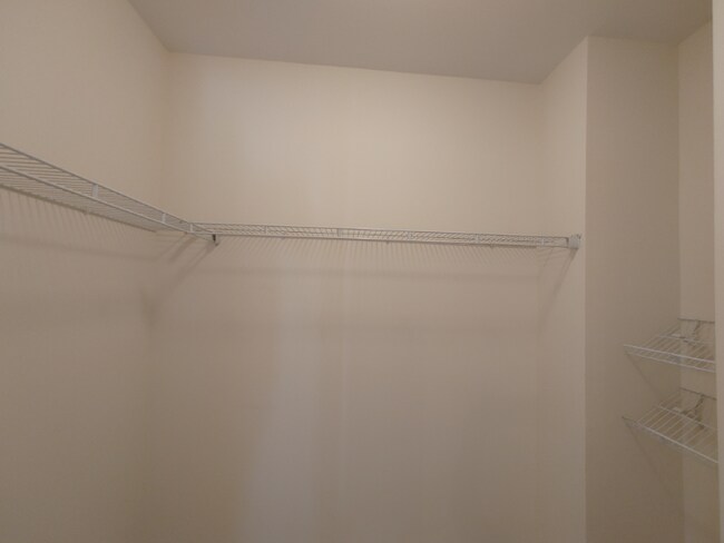 Building Photo - 118 Lakeview Dr