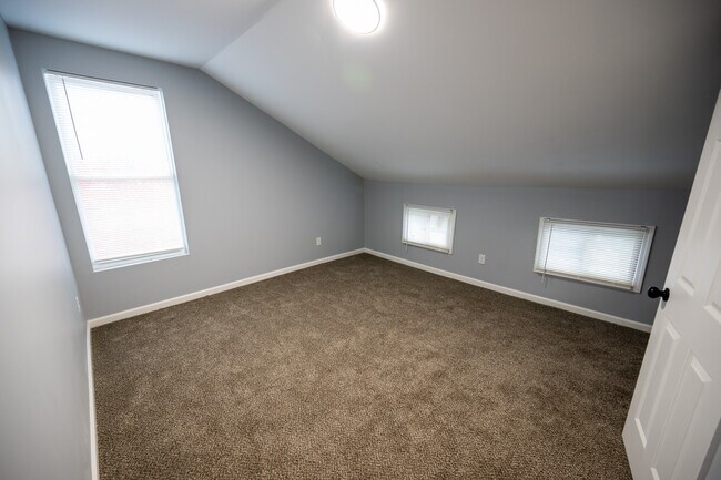 Building Photo - 411 Hodge St